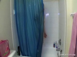 cumblast في حوض الاستحمام