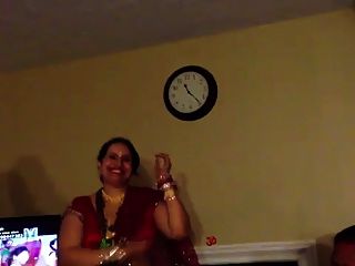 جنسي، نيبالي، عمتي، الرقص